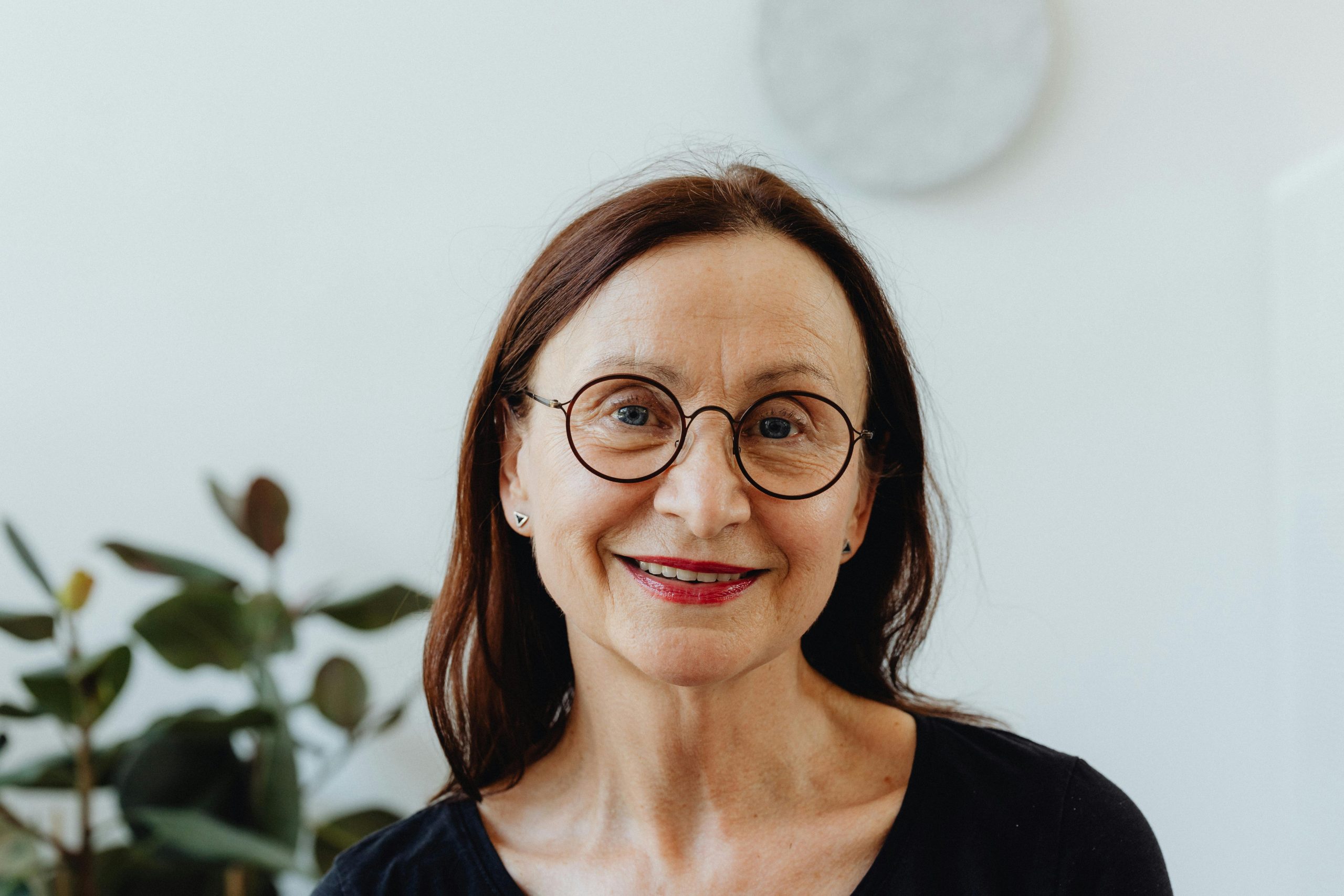 https://reframingautism.org.au/wp-content/uploads/2022/10/pexels-karolina-grabowska-8558897-scaled.jpg