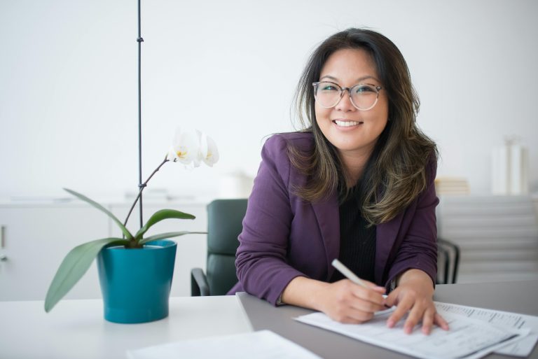 A young professional woman